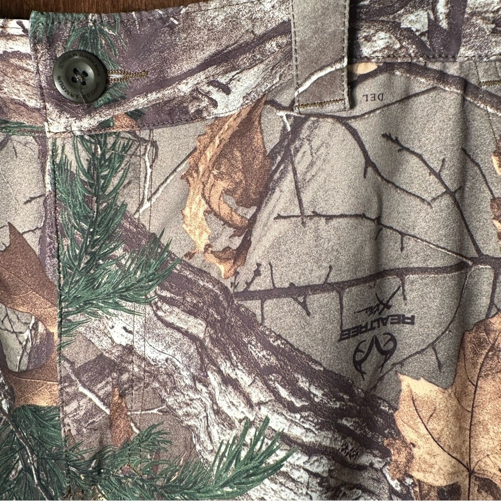 Under Armour Men's Cargo Shorts - Camouflage Realtree Xtra - Picture 3 of 5